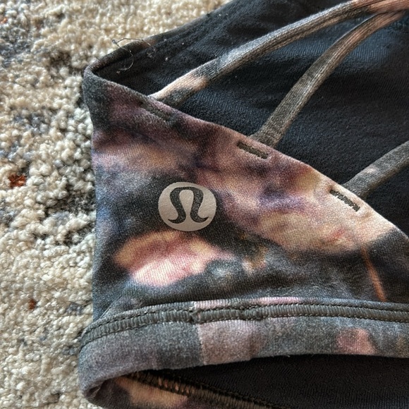 Lululemon sports bra - Picture 3 of 3